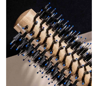 The Blow-Dry Brush N°1
