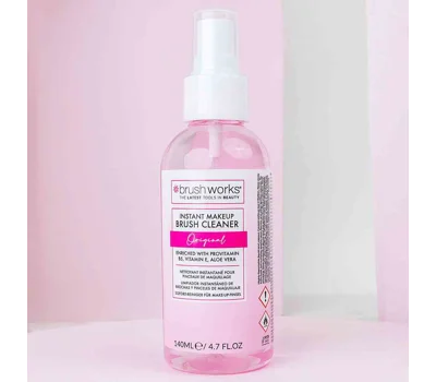 Instant Makeup Brush Cleanser