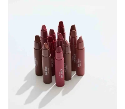 Kiss Me Matte Lips