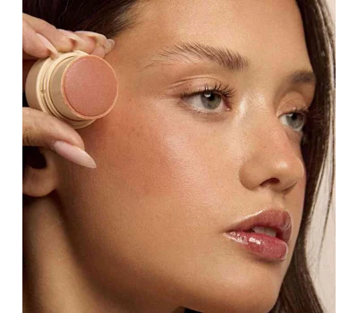 Lip & Cheek Tan Line