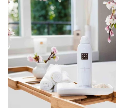 The Ritual of Sakura Foaming Shower Gel 200ml