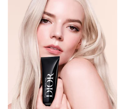 Dior Forever Skin Veil Makeup base - Glow finish and 24h hydration, SPF 25 PA++